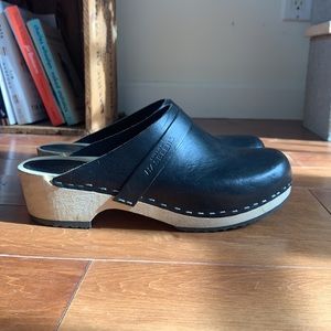 Black Swedish Hasbeens Clogs